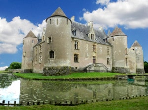 histoire_monde_medieval_chateau_fort_moyen-age_Ainay_le_Vieil