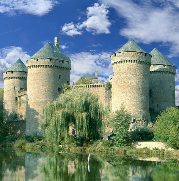 Château fort  Histoire médiévale, Château, Château fort