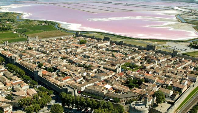 Aigues mortes ville histoire medievale patrimoine historique