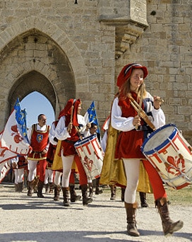 fetes_saint_louis_aigues_mortes_ville_medievale