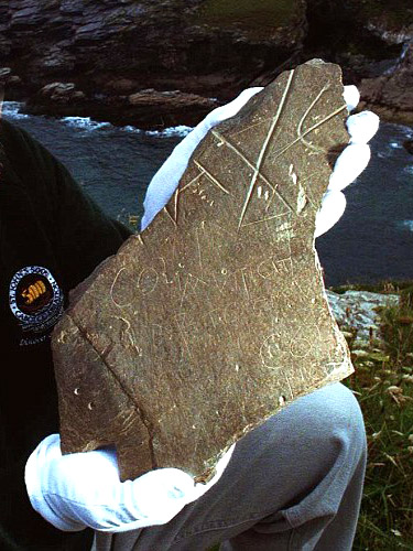 chateau_tintagel_archeologie_histoire_medievale_haut_moyen-age_pierre_arthur_legendes_arthuriennes
