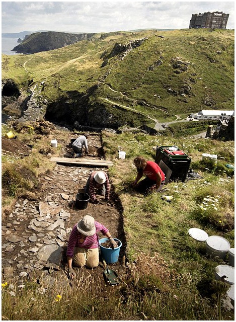 site_archeologie_medievale_tintagel_hautè_moyen-age_legendes_arthuriennes