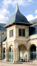 Le Musée Anne de Beaujeu dit le petit Louvre en Auvergne-Rhône-Alpes